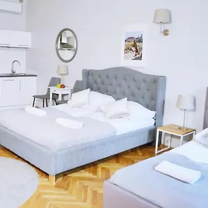 21 Florianska Street Ξενοδοχείο με διαμερίσματα Krasków